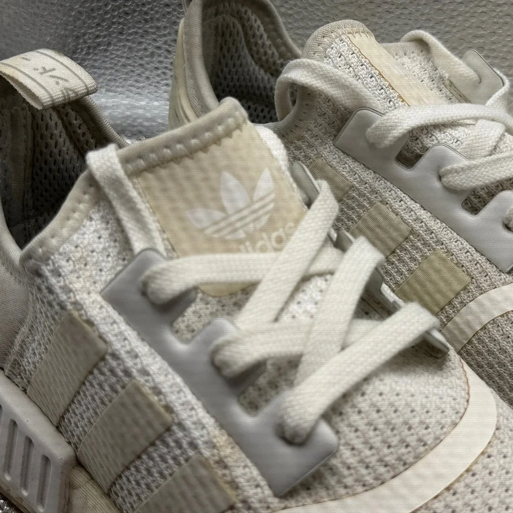 Size 9 Adidas NMD R1 Sneakers Mens Cream Good D96635 Gum Sole Boost Running Shoe